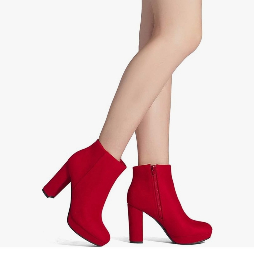 Dream Pairs low ankle boot RED sz 7 NWT